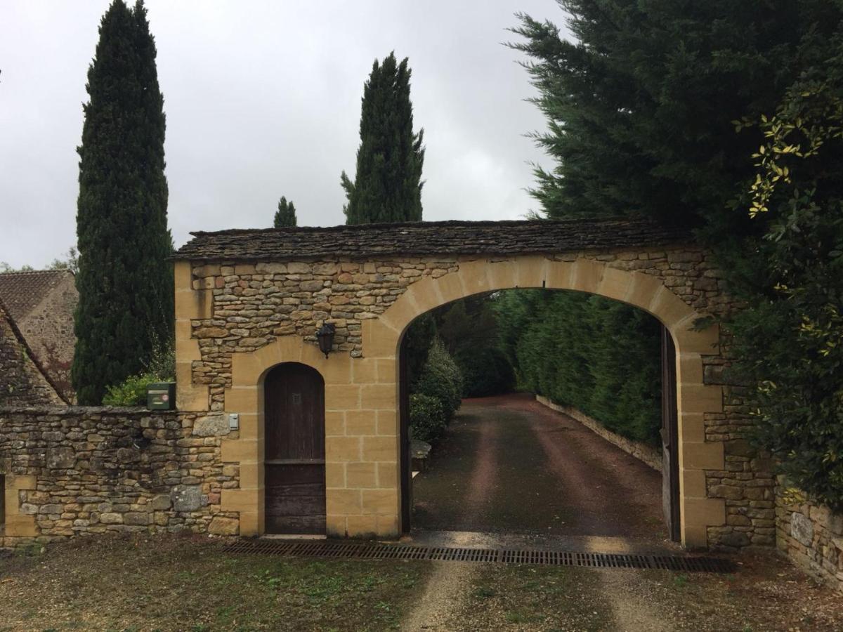 Gite Le Domaine Aubazen La Chapelle-Aubareil Exterior foto